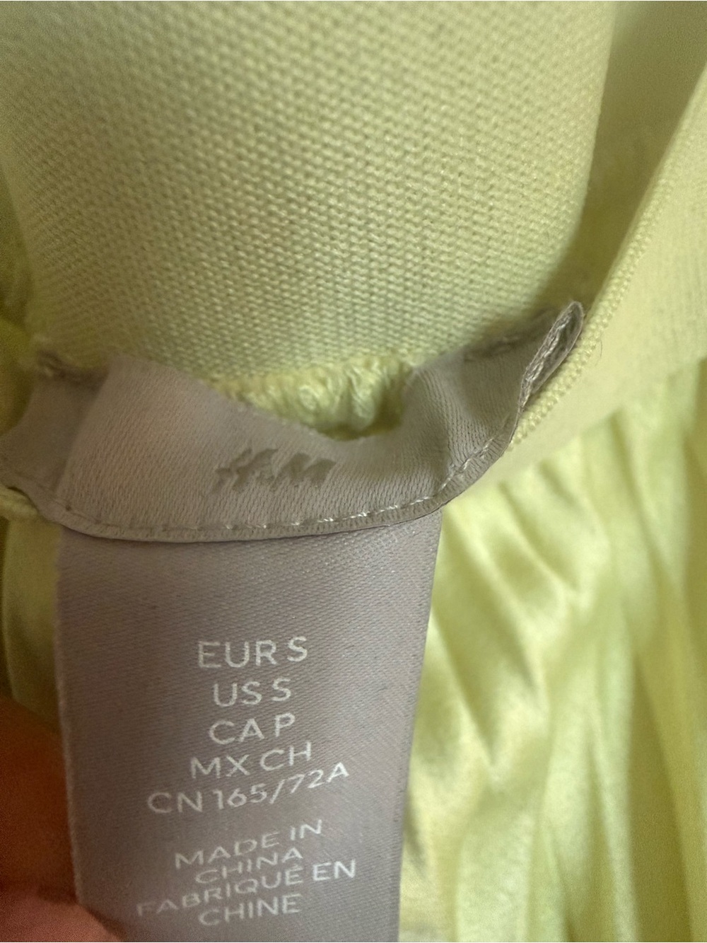 H&M PleatedMidi Skirt in Light Green - Picture 2 of 2